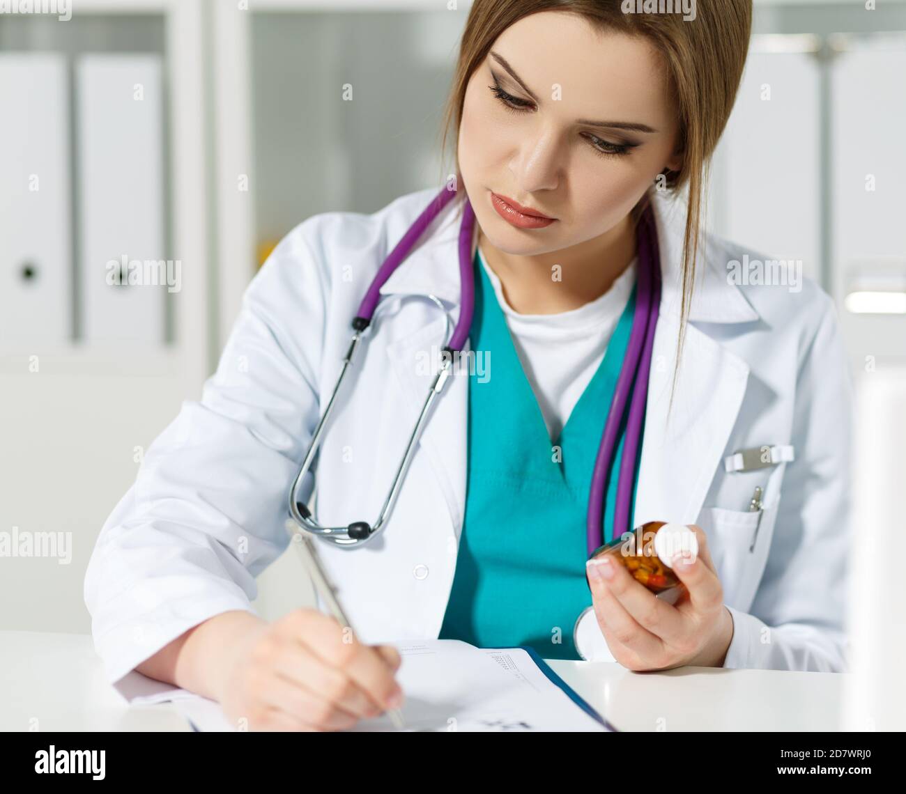 Doctor career hi-res stock photography and images - Alamy