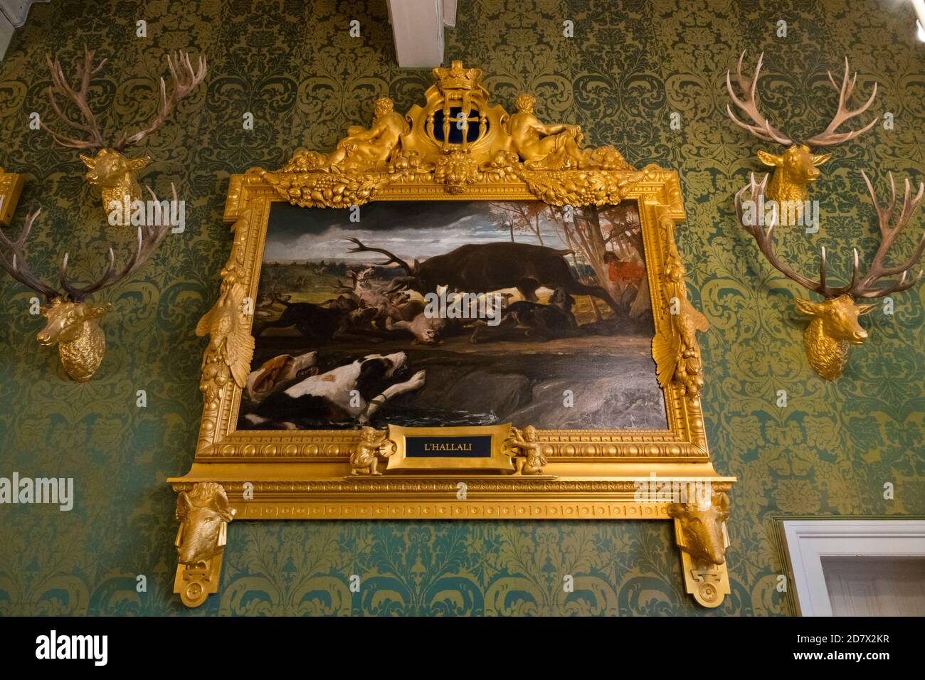 France, Loir-et-Cher (41), Chambord (UNESCO World Heritage), royal castle of the Renaissance, hunting room, painting of hallali hunting scene Stock Photo
