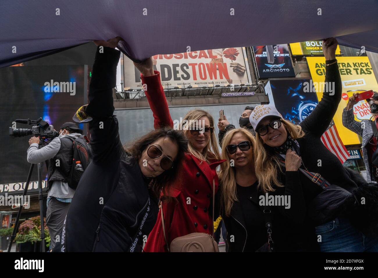 NEW YORK, NY – OCTOBER 25, 2020: Pro-Trump rally and convoy of cars ...