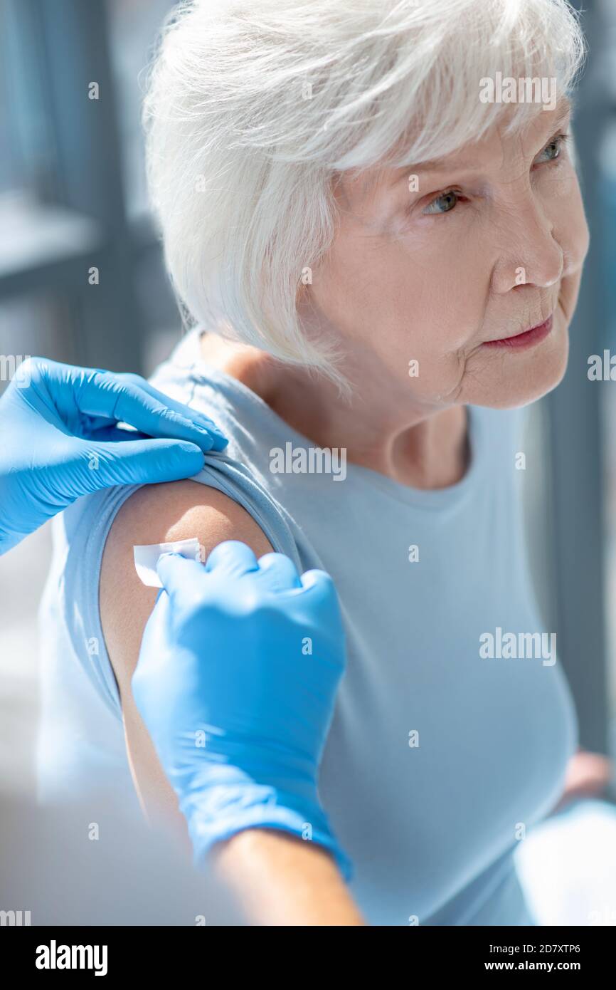 Elderly grey haired woman hi-res stock photography and images - Alamy