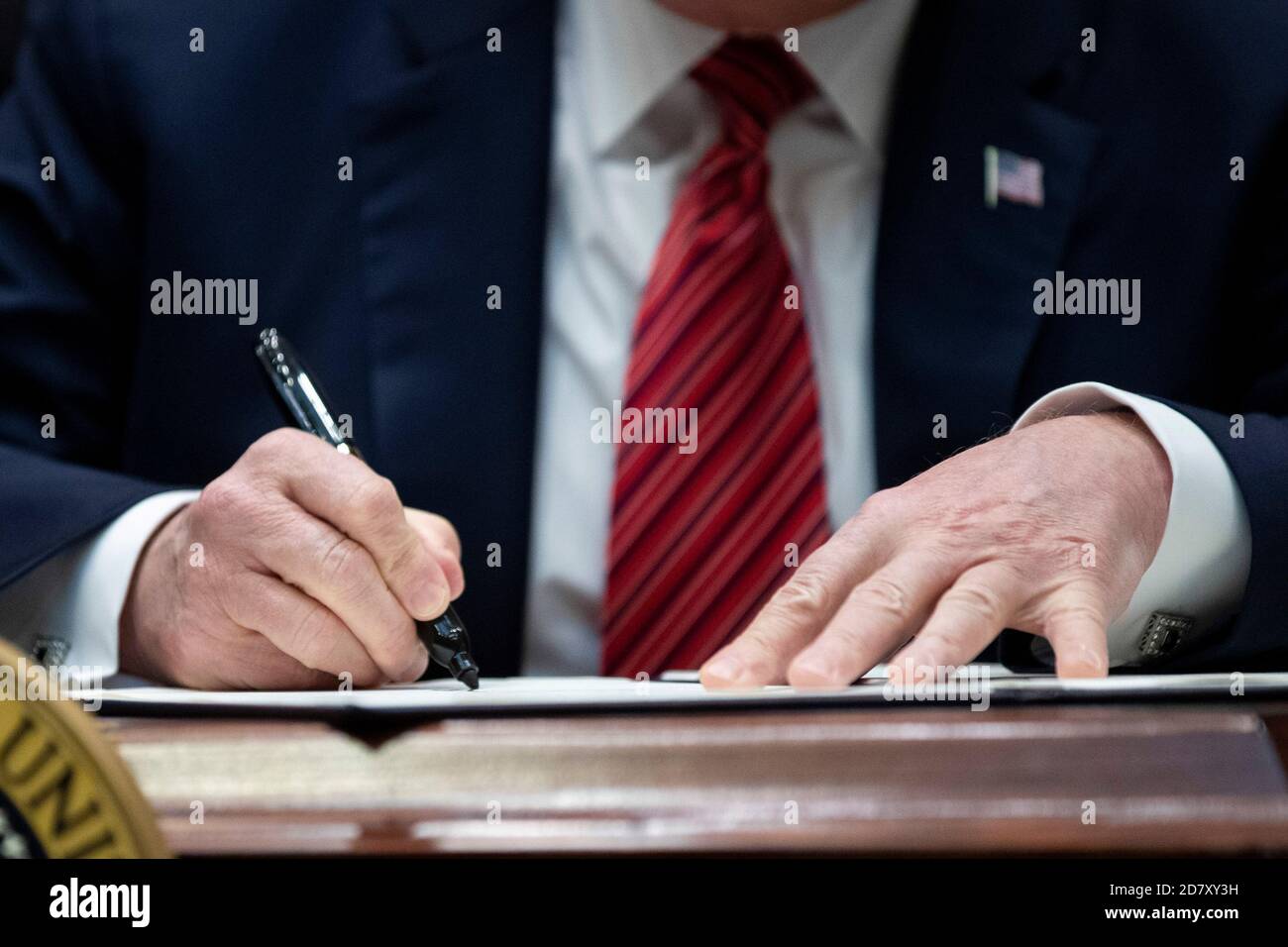 Donald j trump signature hi-res stock photography and images - Alamy