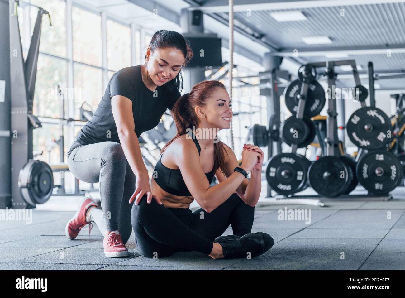 Girls workout clothes hi-res stock photography and images - Alamy