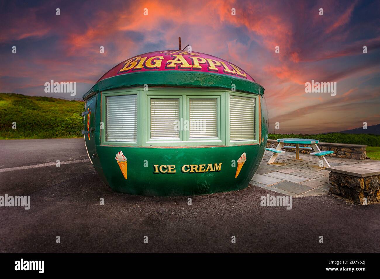 Big Apple Kiosk in Mumbles Stock Photo