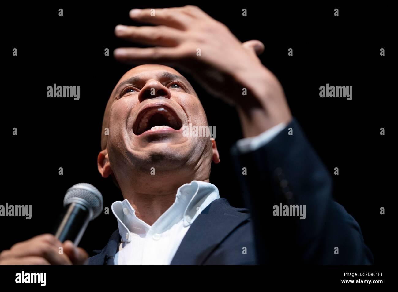 2020 Democratic Presidential hopeful Senator Cory Booker, a Democrat from New Jersey, speaks during the Wing Ding Dinner on August 9, 2019 in Clear Lake, Iowa. The dinner has become a must attend for Democratic presidential hopefuls ahead of the of Iowa Caucus. Credit: Alex Edelman/The Photo Access Stock Photo