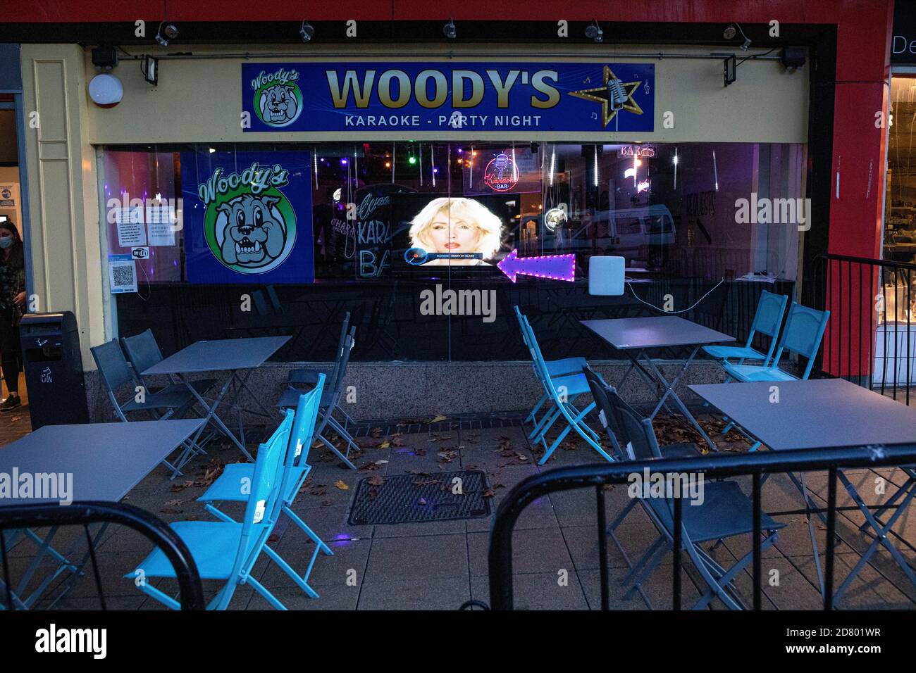 Sheffield town centre the. night it was due. to enter teir 3 restriction for covid 19. Woody’s Bar. Stock Photo