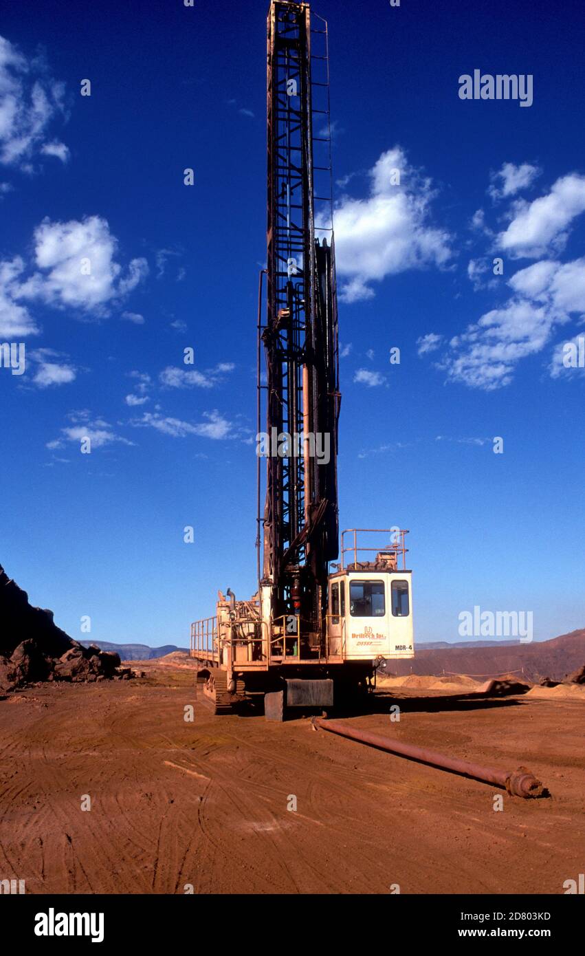 Earth Drill, Hamersley Iron, Ore Mine, Tom Price, Pilbara, Northwest  Australia Stock Photo - Alamy