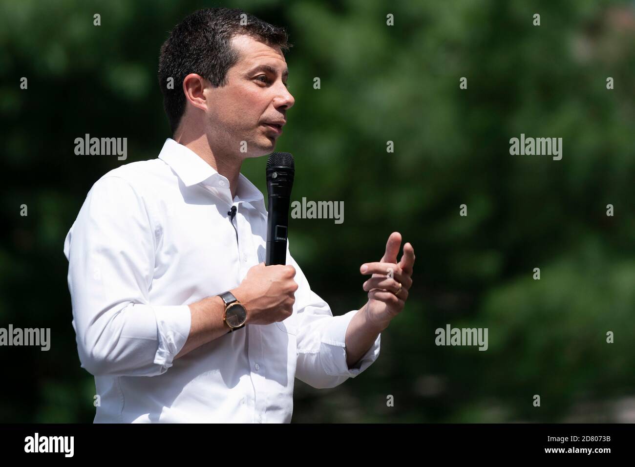 2020 Democratic Presidential hopeful, South Bend, Indiana Mayor, Pete Buttigieg speaks during a campaign event in Muscatine, Iowa on August 14, 2019. Buttigieg is campaigning in Iowa for the next two days discussing his plans to empower rural America. Credit: Alex Edelman/The Photo Access Stock Photo