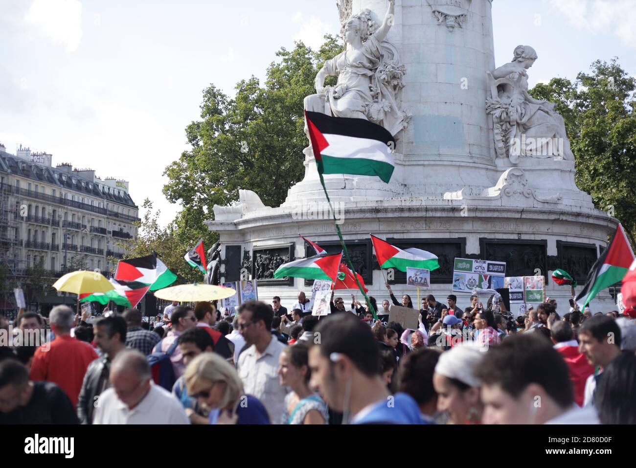 Supporters for the Palestinian people gathered in Republic Square in Paris on August 31, 2014 to denounce the colonization of Palestinian territories Stock Photo