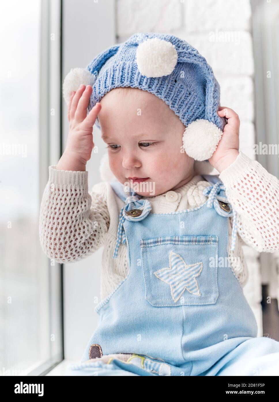 Baby boy beautiful blue eyes hi-res stock photography and images - Alamy