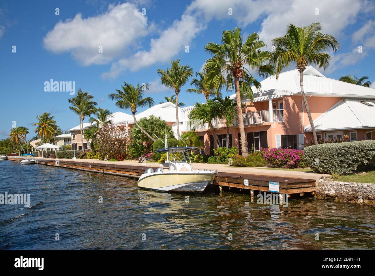 Luxury houses on the Grand Cayman island Stock Photo Alamy