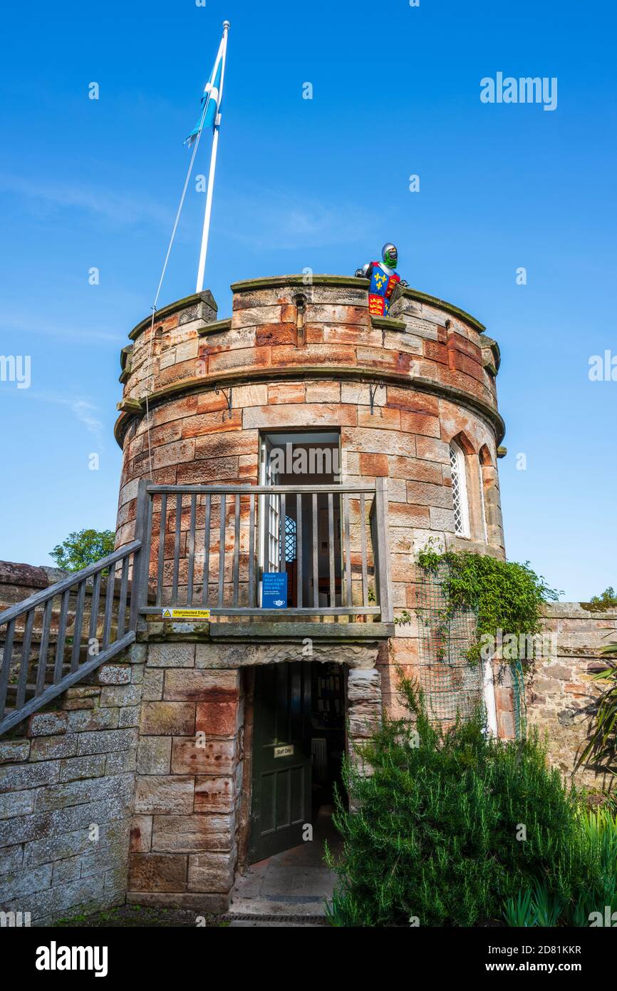 Round tower on perimeter wall of Dirleton Castle in Dirleton Village, East Lothian, Scotland, UK Stock Photo