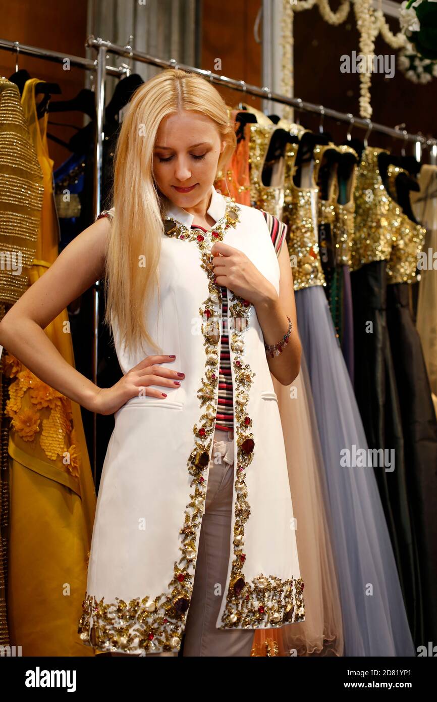 Luxury shopping india hi-res stock photography and images - Alamy