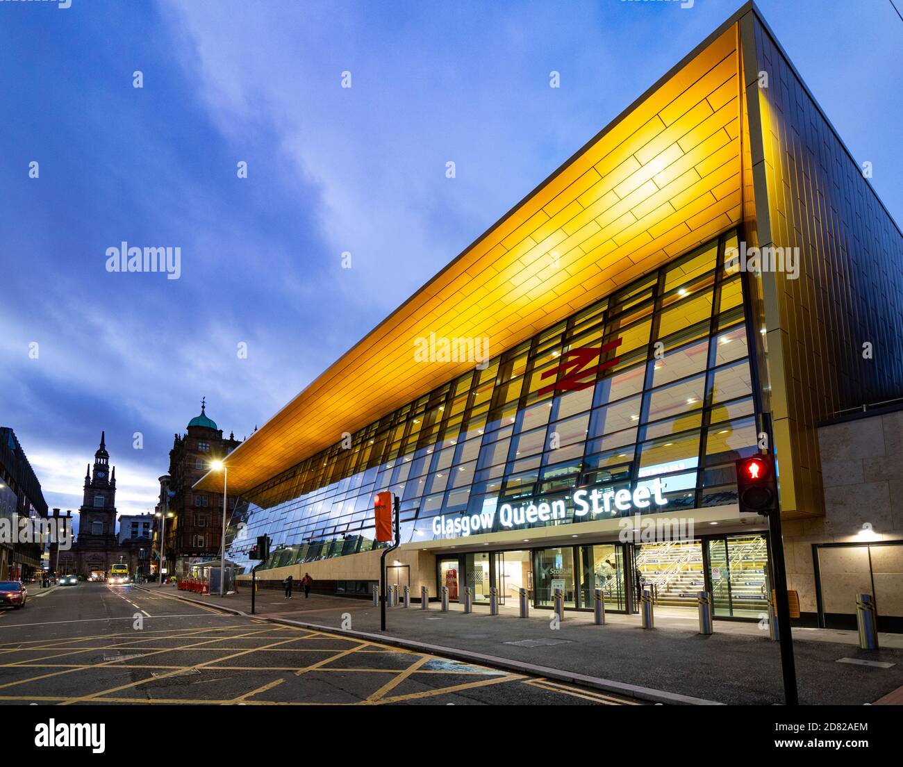glasgow-queen-street-station-exterior-hi-res-stock-photography-and