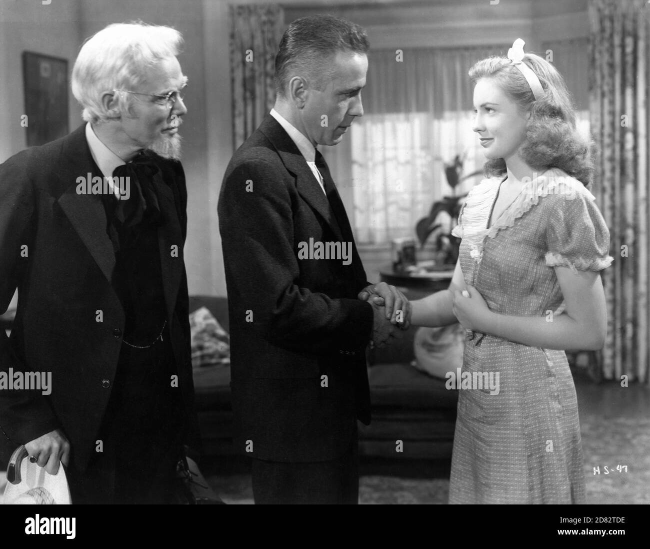 HENRY HULL HUMPHREY BOGART and JOAN LESLIE in HIGH SIERRA 1941 director RAOUL WALSH screenplay JOHN HUSTON and W.R.BURNETT novel W.R.BURNETT Warner Bros. Stock Photo