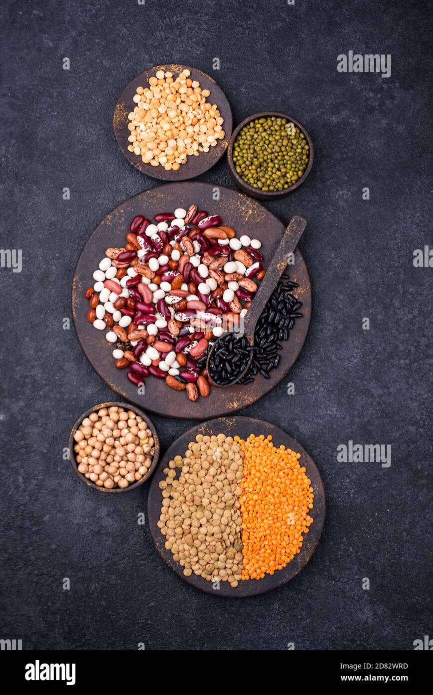 Various legumes. Lentils, beans, pea, chickpea Stock Photo Alamy