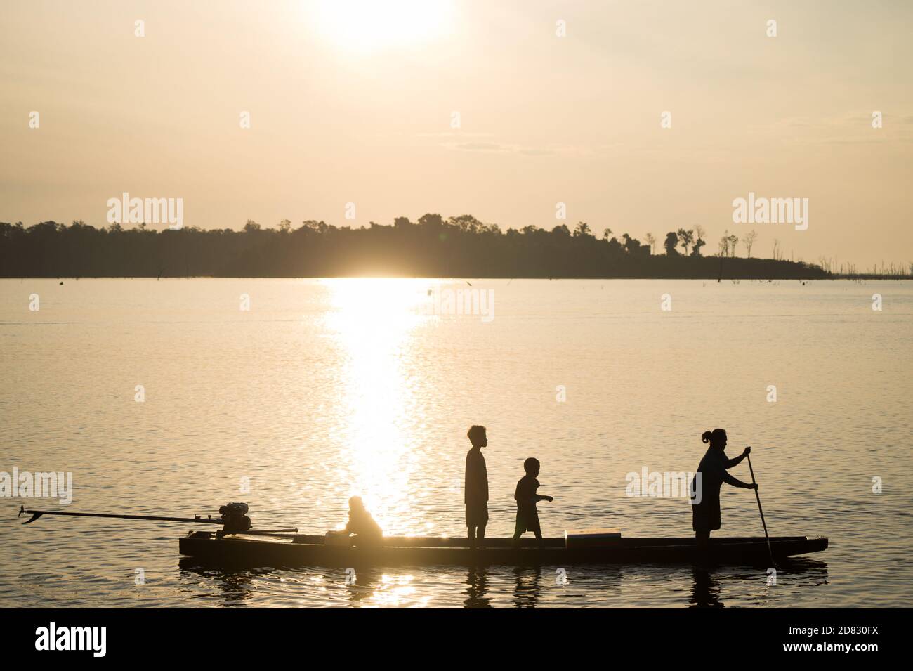 Silhouette of a family fishing hi-res stock photography and images - Alamy