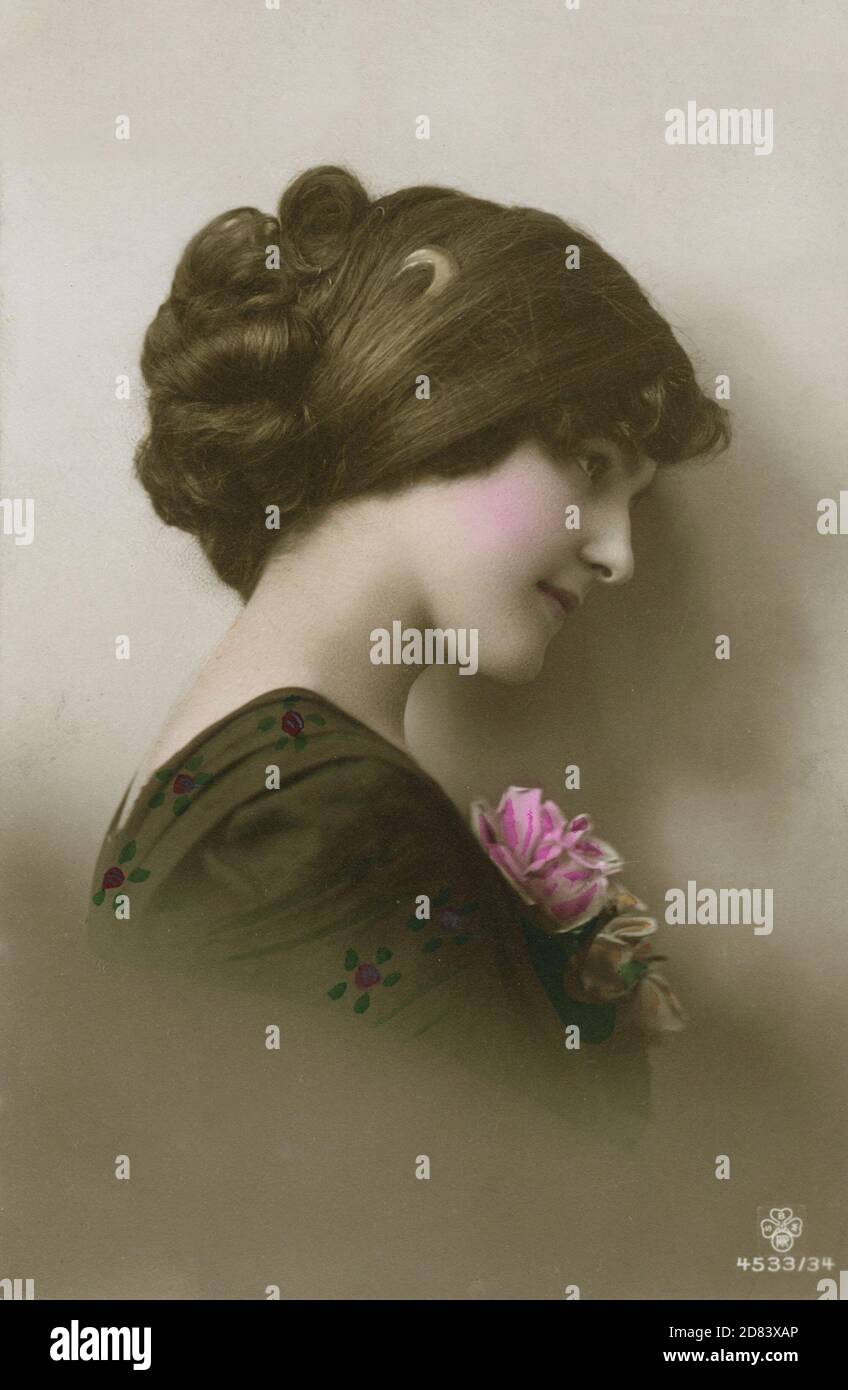 1910s woman hi-res stock photography and images - Alamy