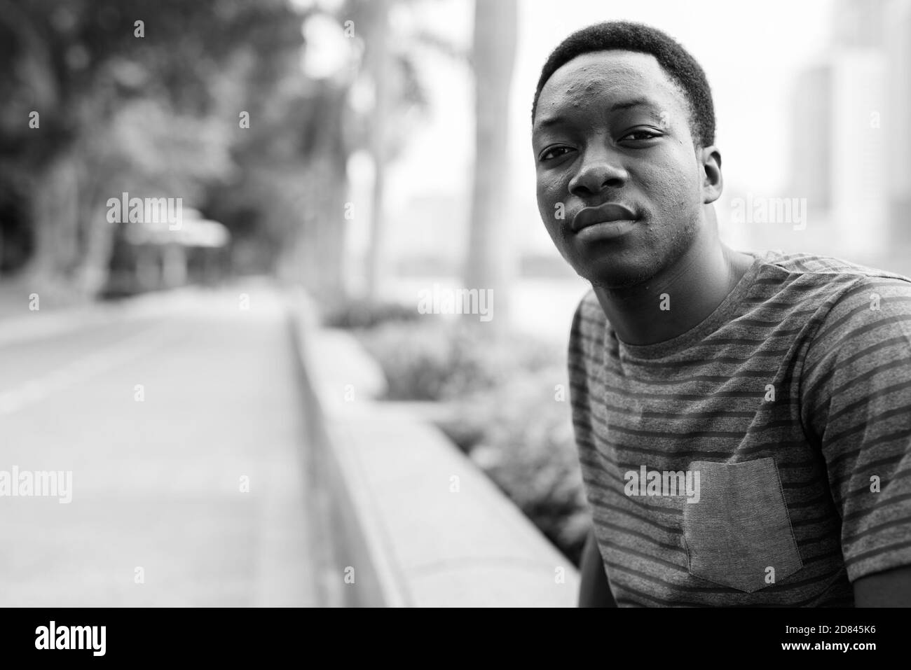 Closeup beautiful young african Black and White Stock Photos & Images ...