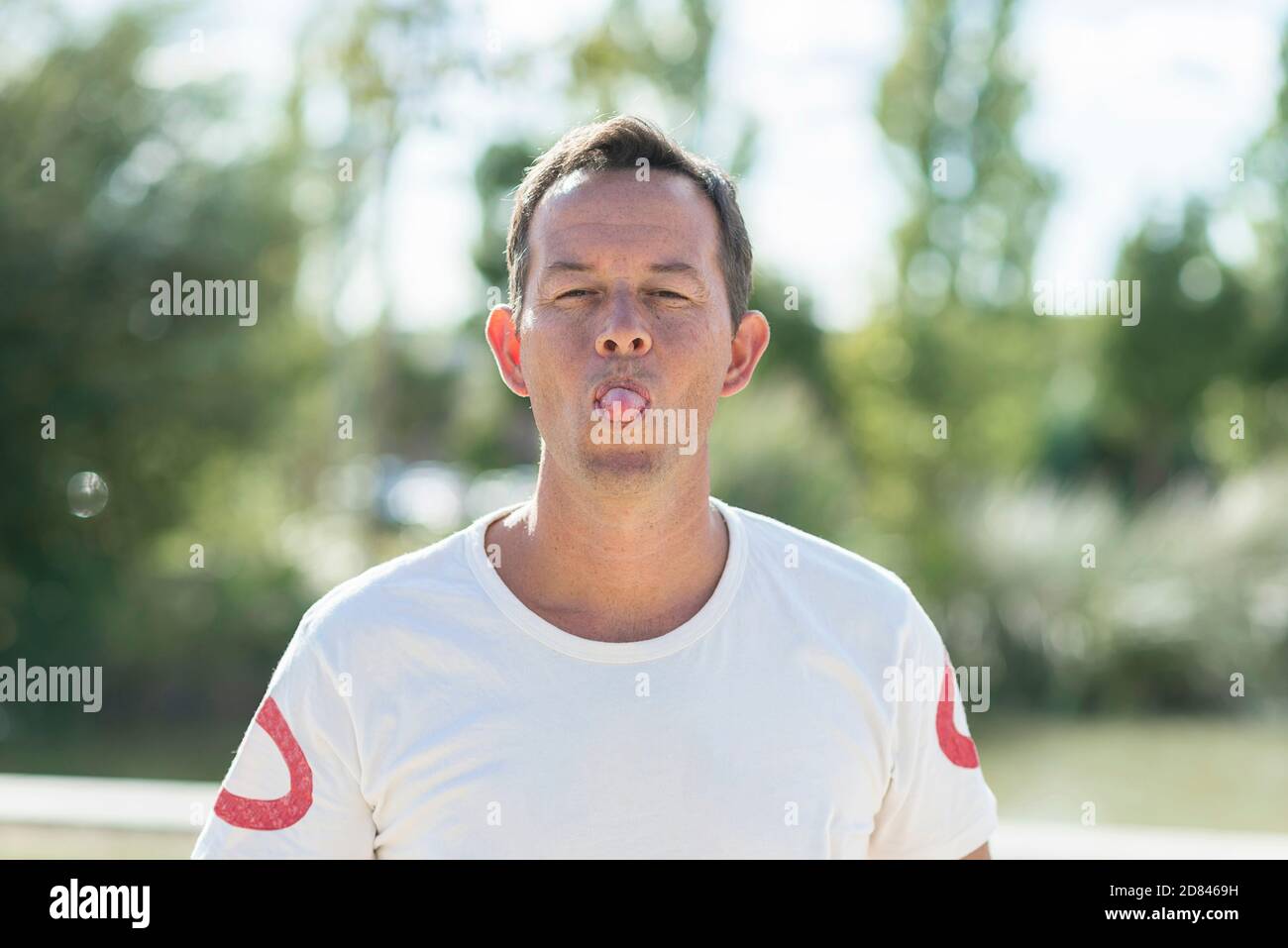 1 man white t shirt hi-res stock photography and images - Alamy
