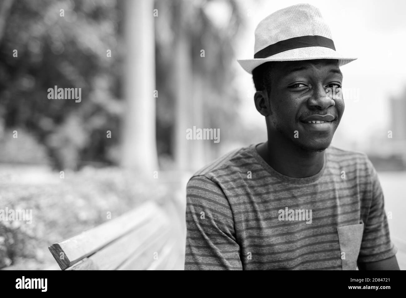 Closeup beautiful young african Black and White Stock Photos & Images ...