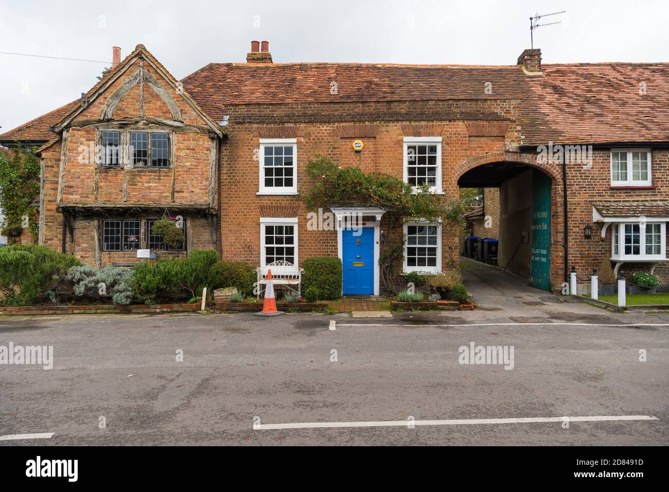 Old Cottage, a picturesque grade II listed cottage in the village of Denham, Buckinghamshire, England, UK Stock Photo