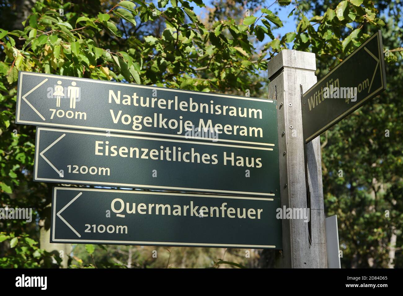 Eisenzeitliches haus hires stock photography and images Alamy
