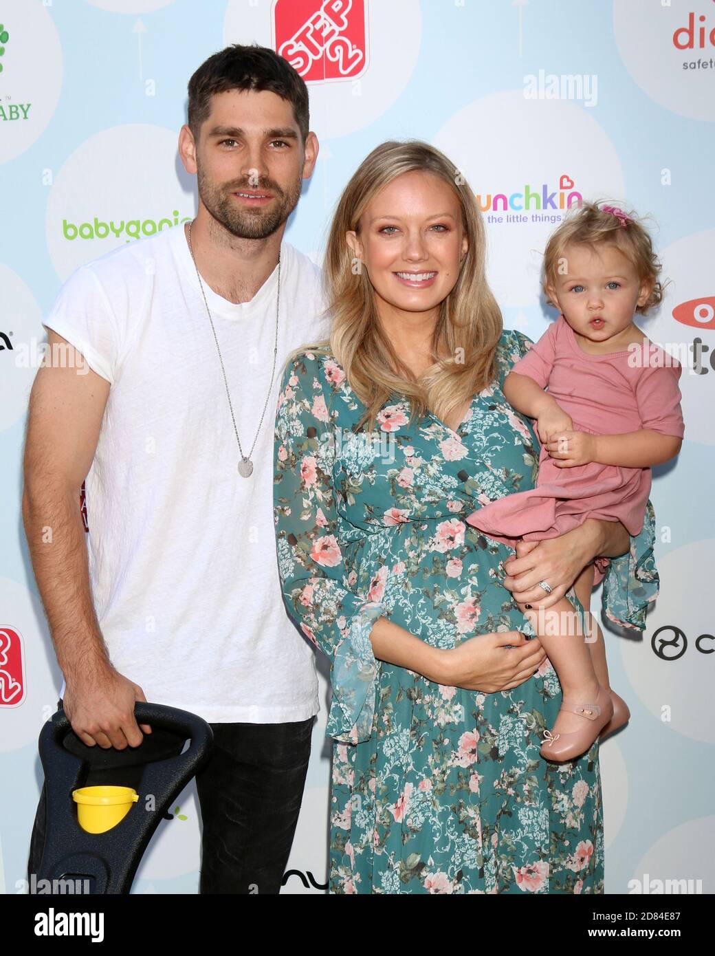LOS ANGELES - SEP 23: Justin Gaston, Melissa Ordway, Olivia Gaston at