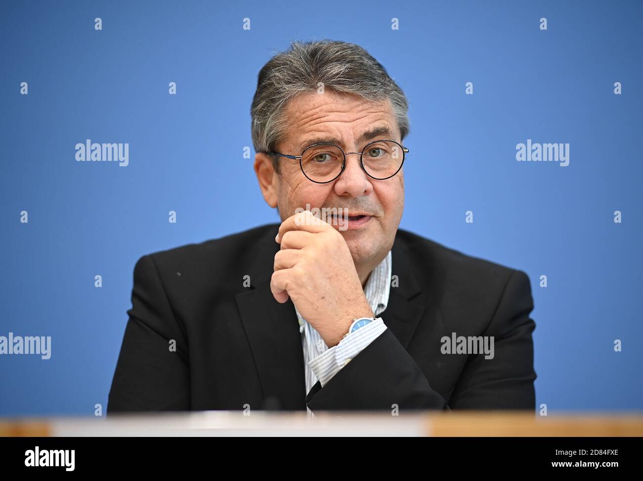 Berlin, Germany. 27th Oct, 2020. Sigmar Gabriel (SPD), chairman of ...