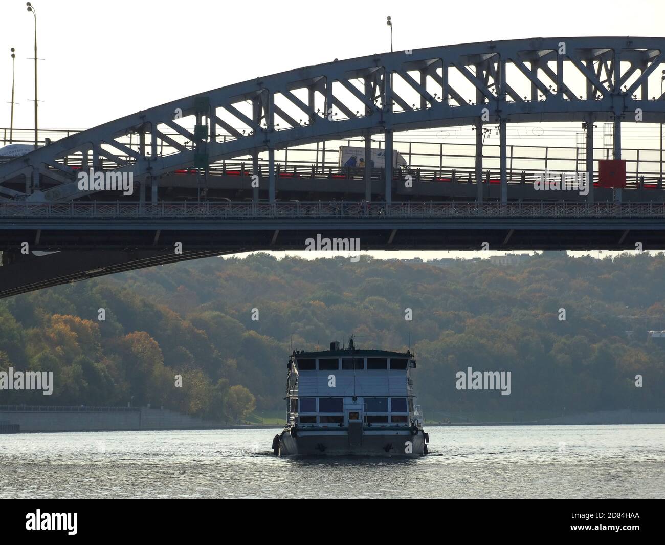 Cruise Ship Under Bridge High Resolution Stock Photography And Images Alamy