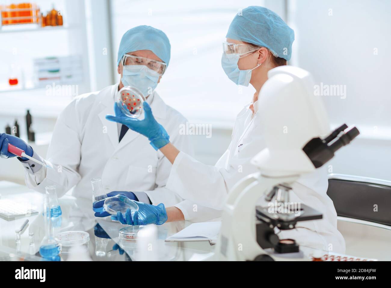 Blood test laboratory analysis dispenser hi-res stock photography and ...