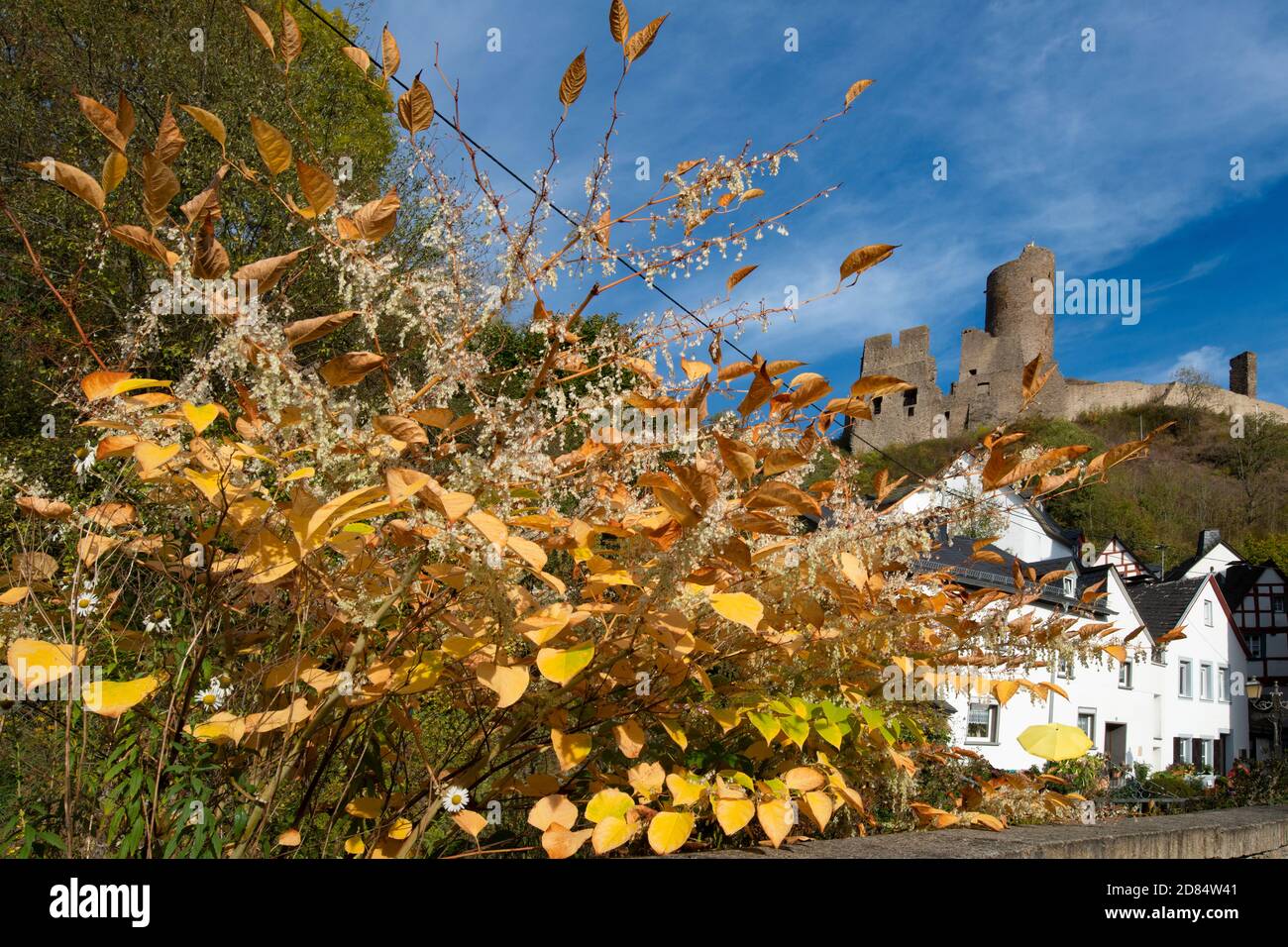 GERMANY, Eifel Mountaisn,Castle Loewenburg dominates the small picturesque village of Monreal Stock Photo