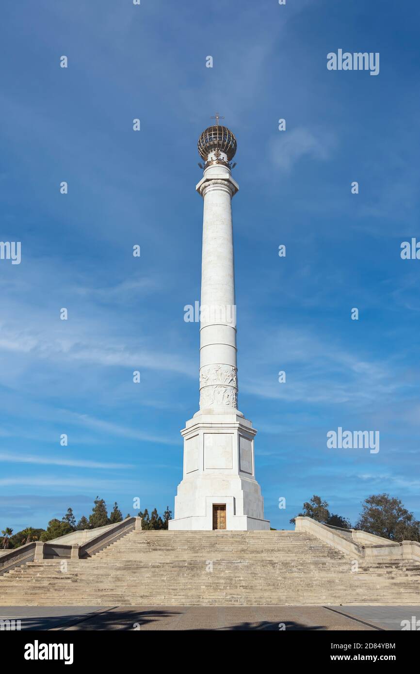 The Monument to the Discoverers, also known as Columna del IV Centenario, is a specimen of public art in the Spanish town of Palos de la Frontera, ded Stock Photo