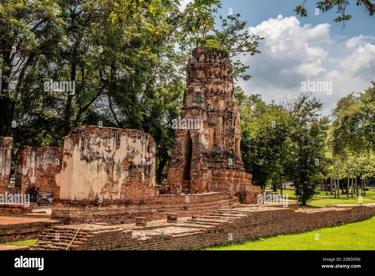 Ayutthaya Wat Mahathat Stock Photo Alamy