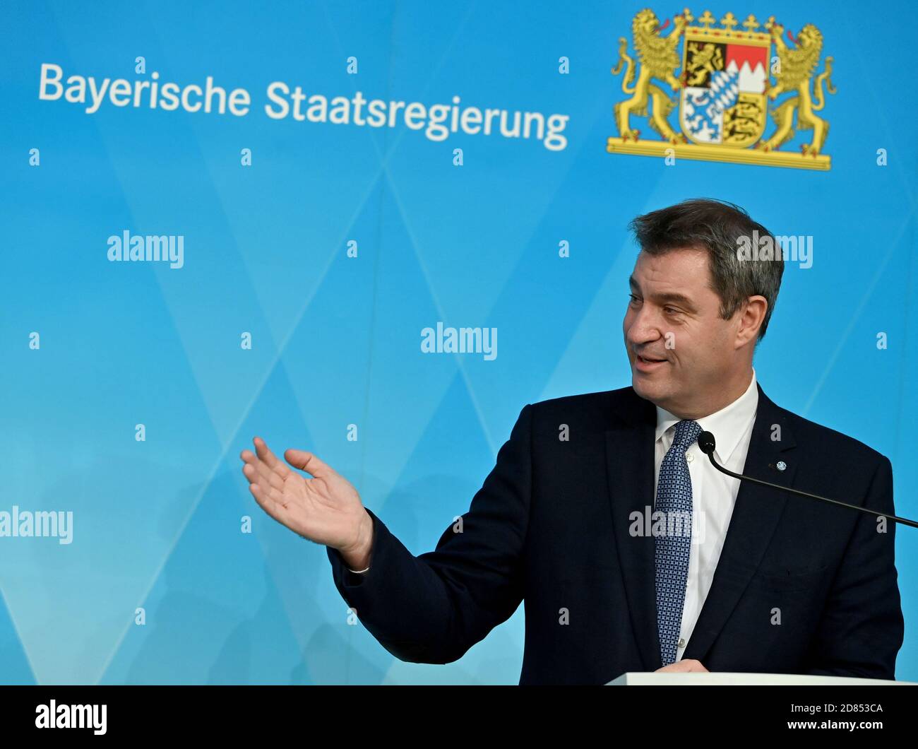 Munich, Germany. 27th Oct, 2020. Markus Söder (CSU), Minister President of Bavaria, will take part in a press conference following the cabinet meeting. Credit: Peter Kneffel/dpa/Alamy Live News Stock Photo