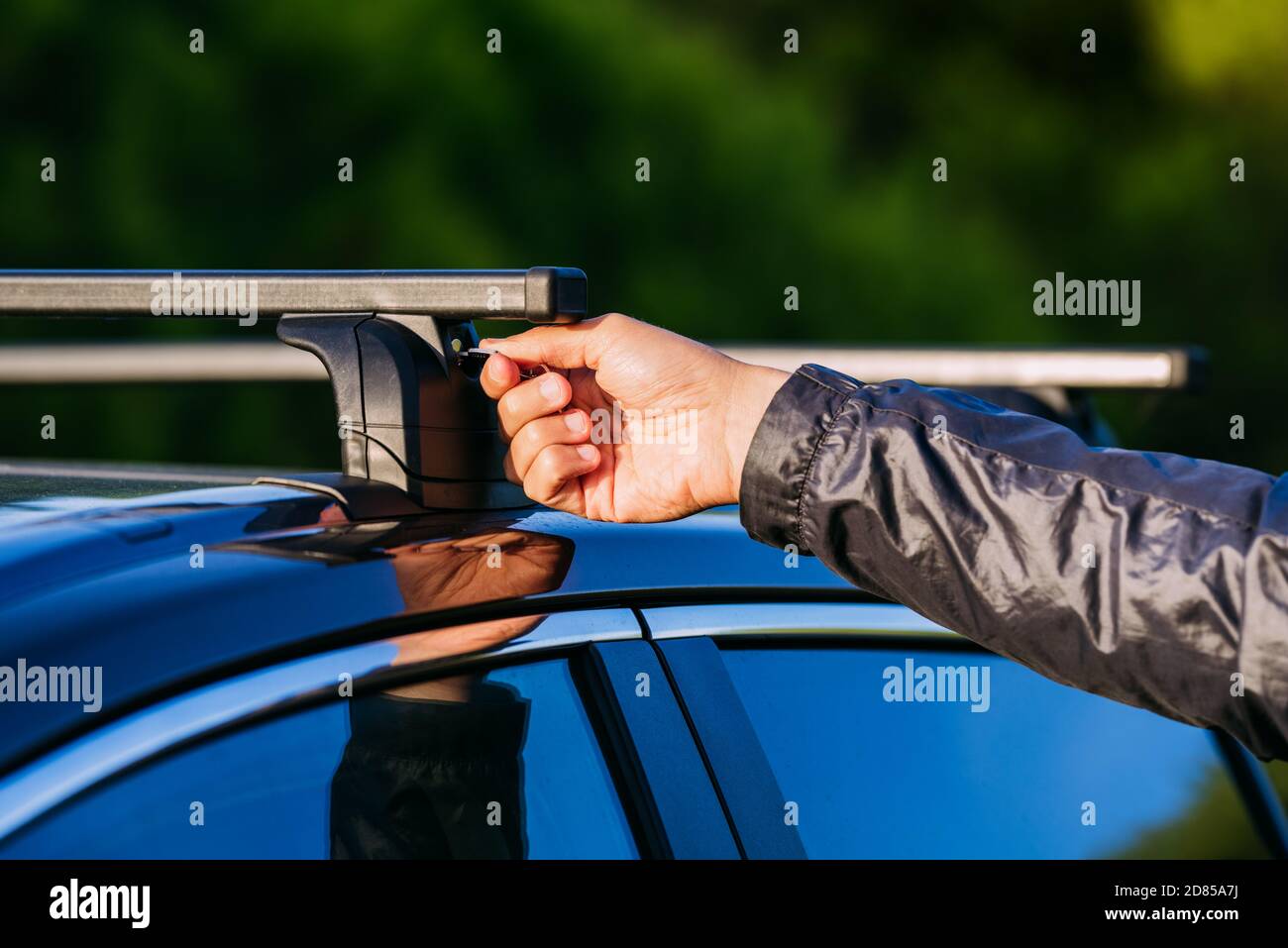 Lockable roof rack or bar on station wagon or estate car. AntiTheft
