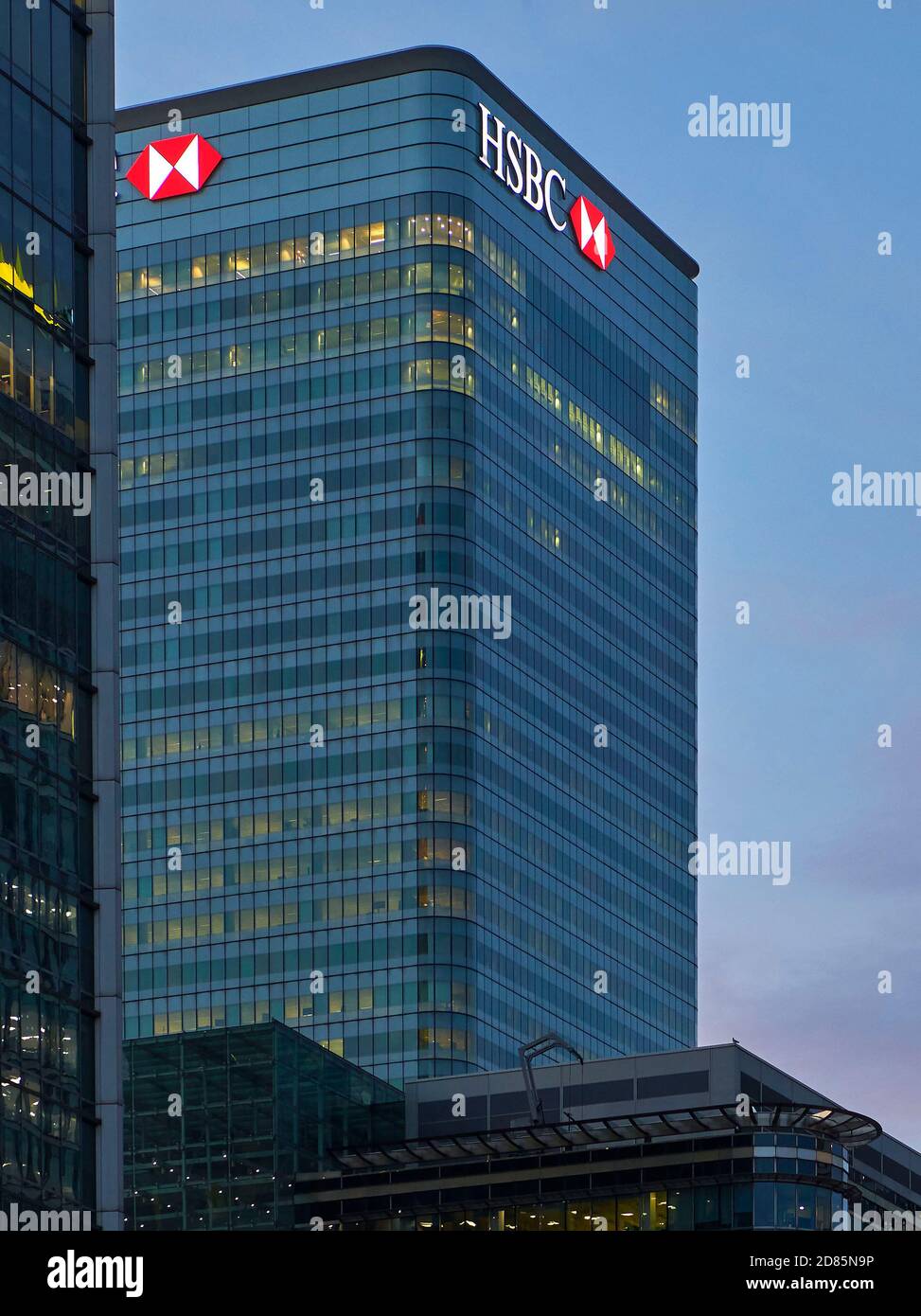 HSBC Bank tower at dusk, Canary Wharf, Docklands, East end of London, UK Stock Photo