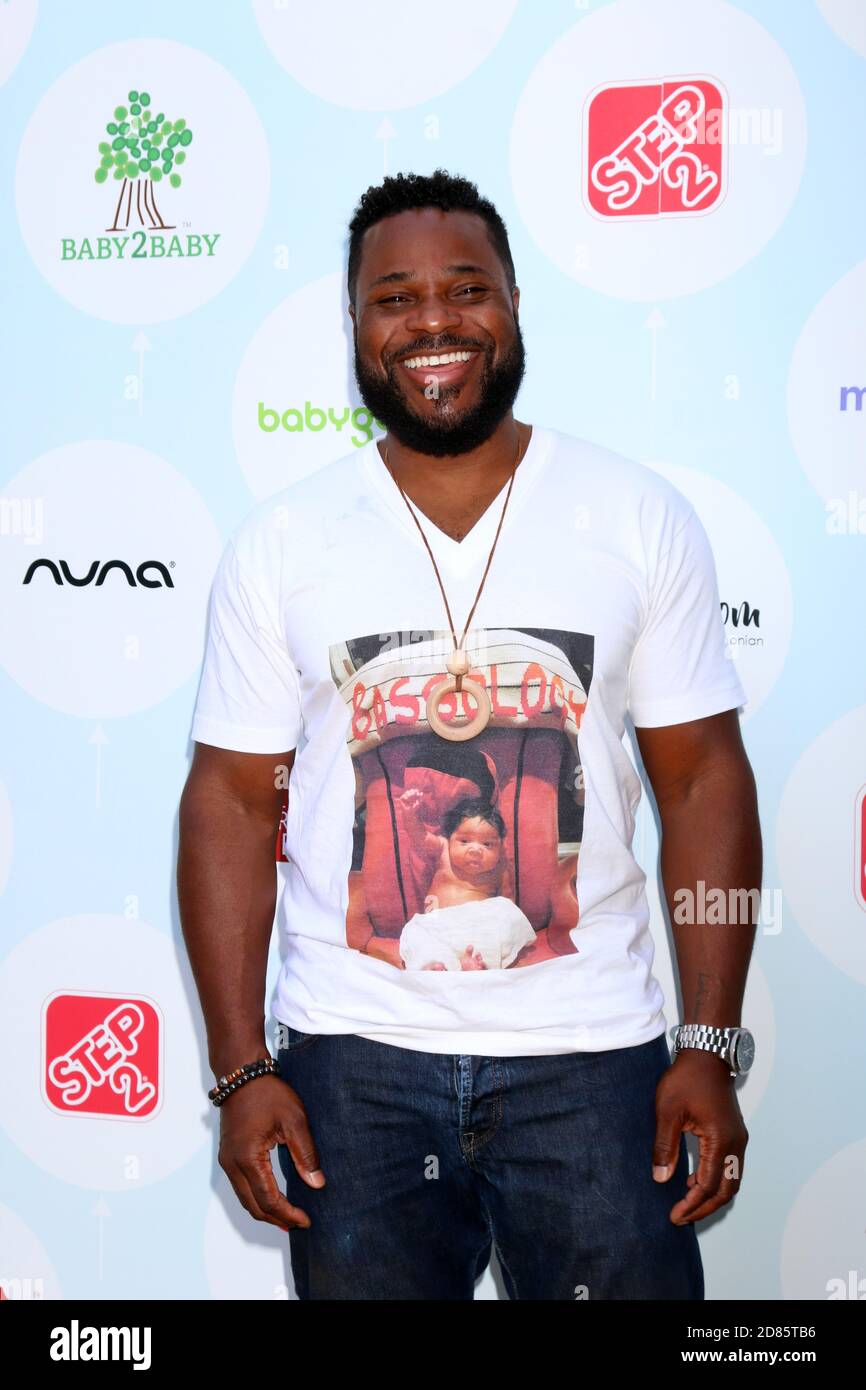 LOS ANGELES - SEP 23: Malcolm-Jamal Warner at the 6th Annual Red CARpet