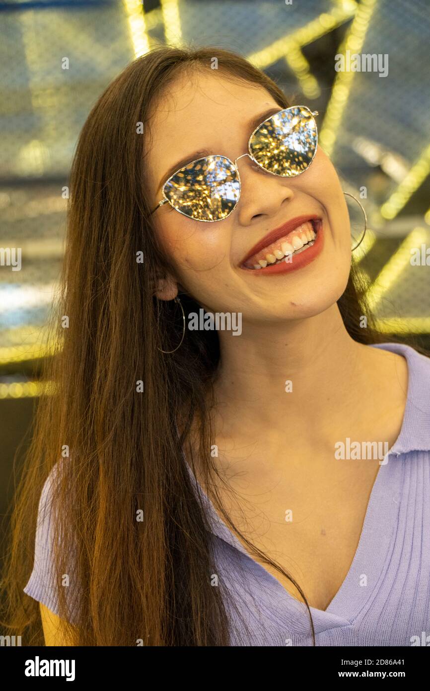 Two asian girls hi-res stock photography and images - Alamy