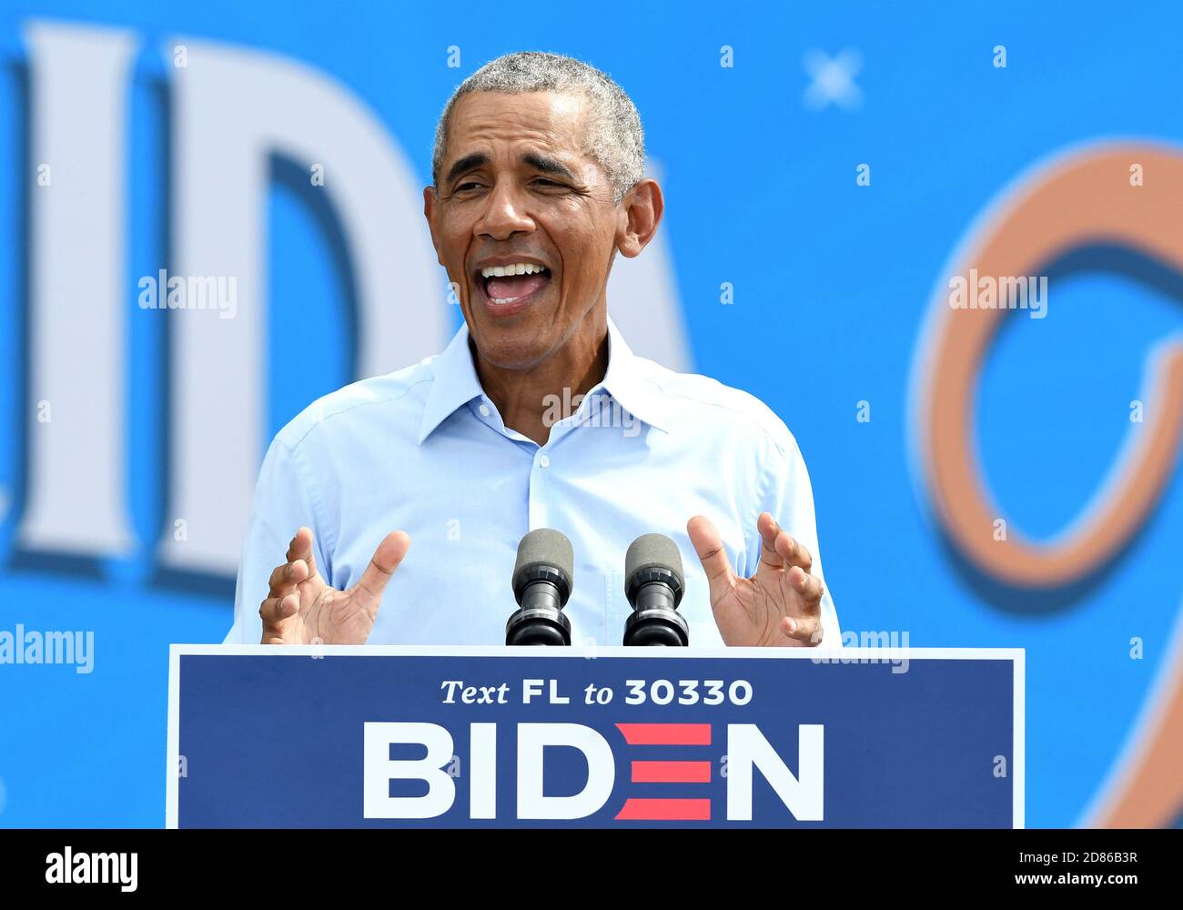 October 27, 2020 - Orlando, Florida, United States - Former U.S. President Barack Obama speaks in support of Democratic presidential nominee Joe Biden during a drive-in rally on October 27, 2020 in Orlando, Florida. Mr. Obama is campaigning for his former Vice President before the Nov. 3rd election. (Paul Hennessy/Alamy) Credit: Paul Hennessy/Alamy Live News Stock Photo