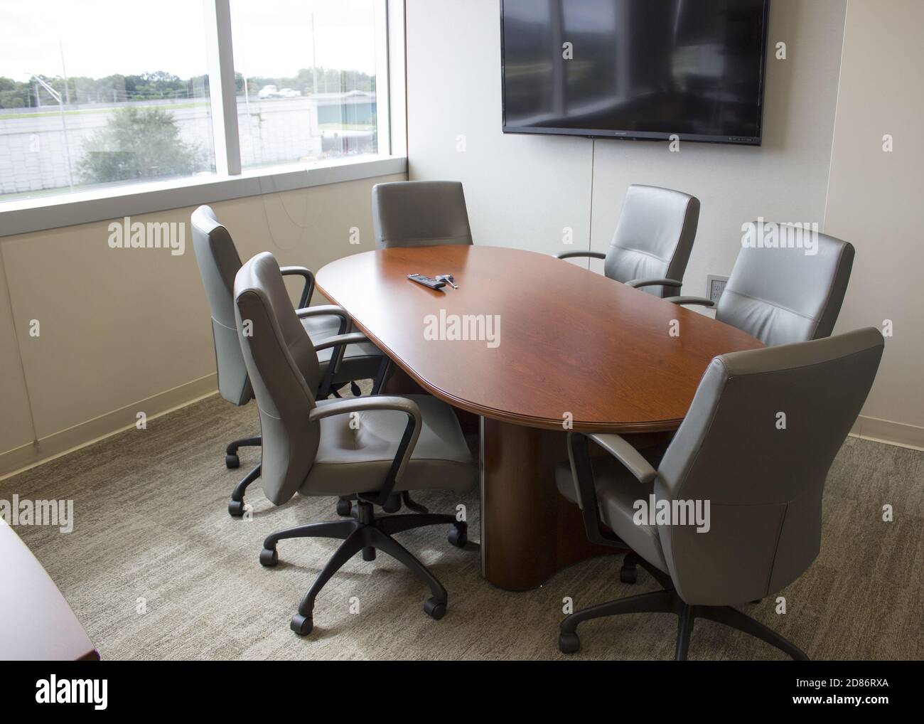 Modern office conference room hi-res stock photography and images - Alamy