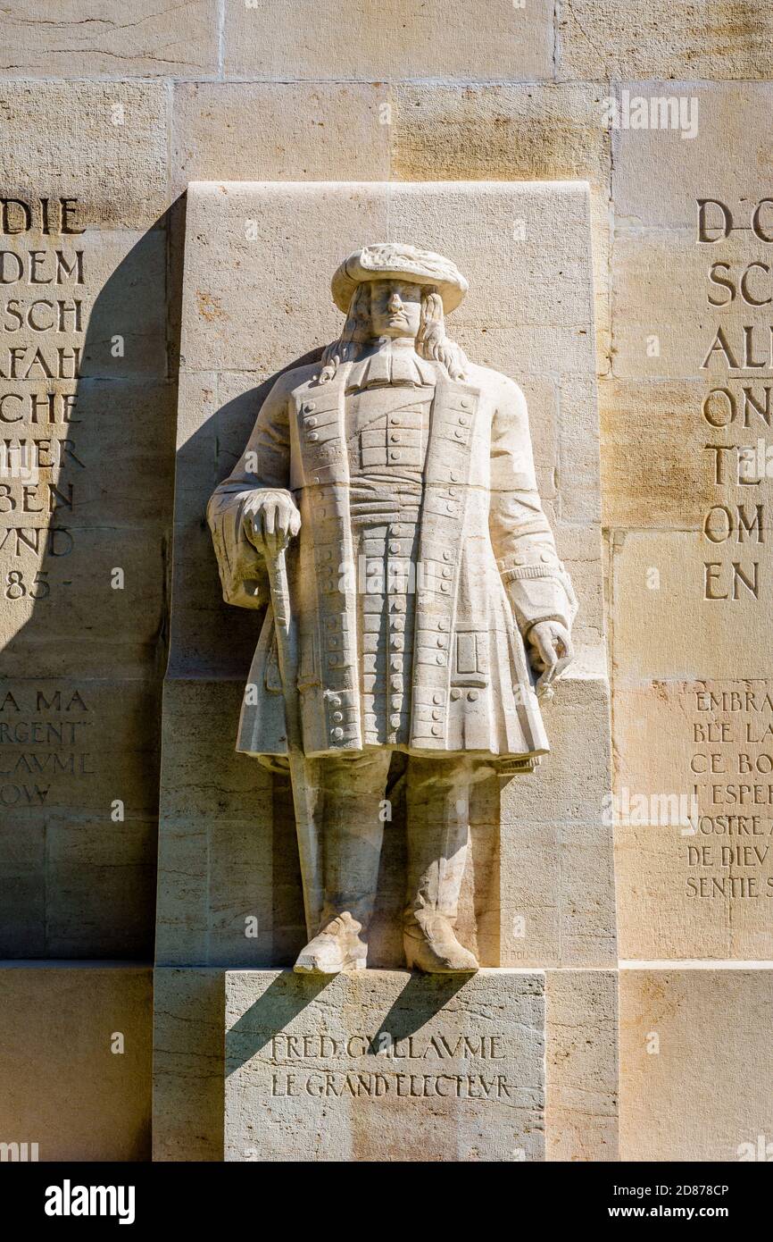 Front view of the statue to Frederick William of Brandenburg on the  Reformation Wall in Geneva, Switzerland, a figure of Protestantism in  Germany Stock Photo - Alamy