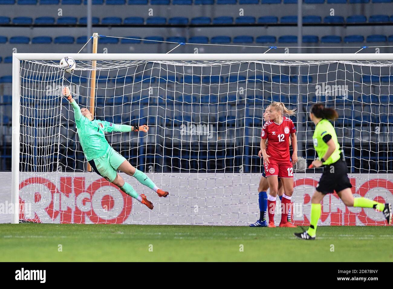 Carlo Castellani Stadium, empoli, Italy, 27 Oct 2020, Laura Giuliani (Italy) during Euro 2022 Qualifiers - Italy Women vs Denmark, Italian Soccer Team - Credit: LM/Lisa Guglielmi/Alamy Live News Stock Photo