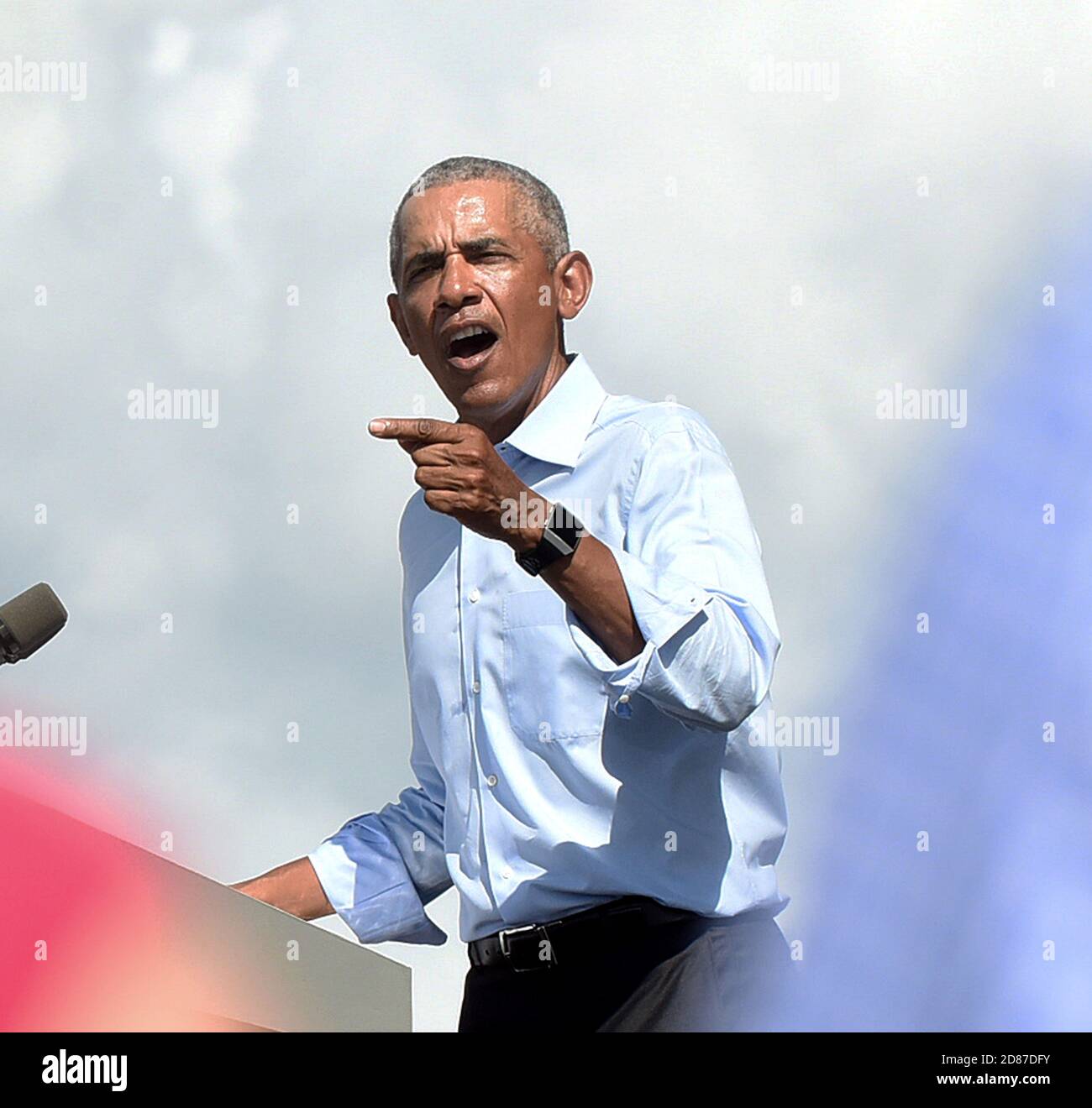 October 27, 2020 - Orlando, Florida, United States - Former U.S. President Barack Obama speaks in support of Democratic presidential nominee Joe Biden during a drive-in rally on October 27, 2020 in Orlando, Florida. Mr. Obama is campaigning for his former Vice President before the Nov. 3rd election. (Paul Hennessy/Alamy) Stock Photo