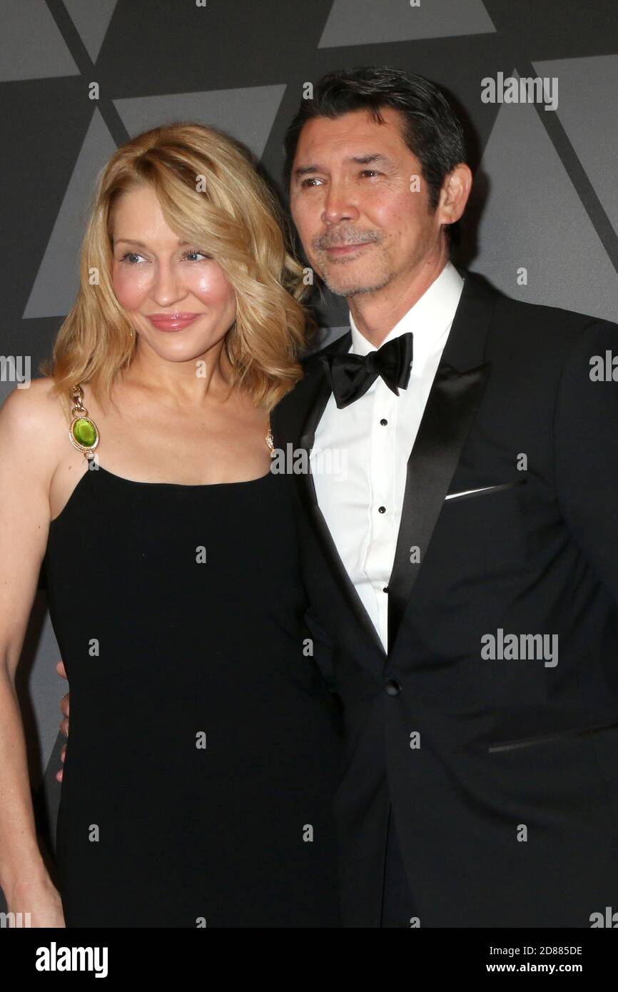 LOS ANGELES - NOV 11: Yvonne Boismier Phillips, Lou Diamond Phillips at