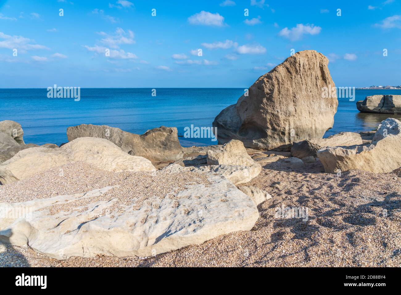 Beautiful rocky coast hi-res stock photography and images - Alamy