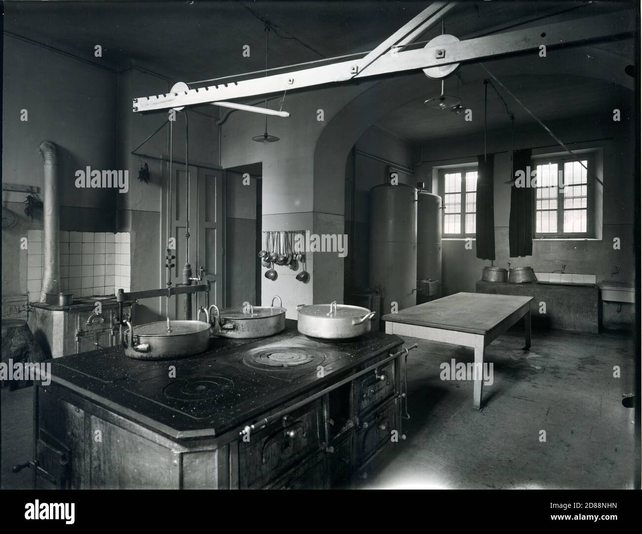 1930 - 40. Fiat - Ansaldo big motors factory. kitchen room. Torino, Italy Stock Photo