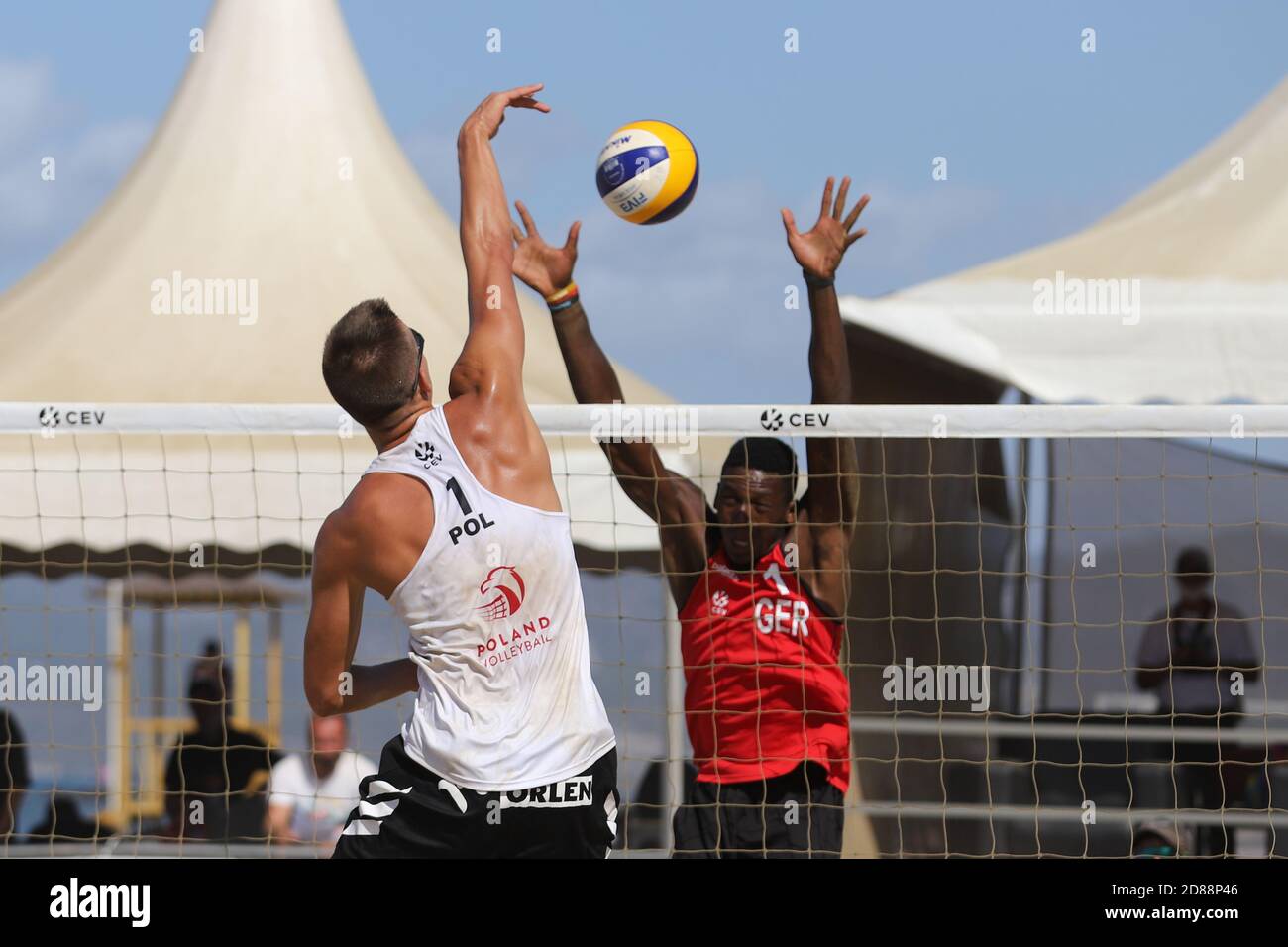 IZMIR, TURKEY - SEPTEMBER 27, 2020: Undefined athletes of German and Polish teams during semifinal match of U22 Beach Volleyball European Championship Stock Photo