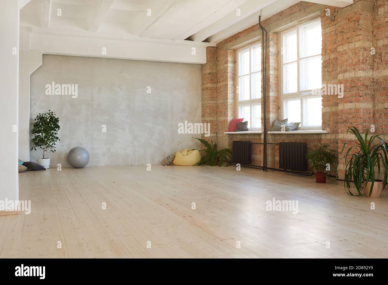 Dance studio empty hires stock photography and images Alamy
