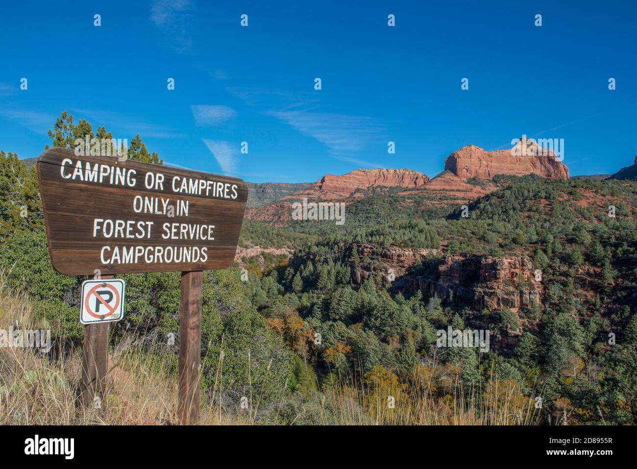 USA, ARIZONA,SEDONA, Sign with camping restrictions in the mountains near Sedona Stock Photo