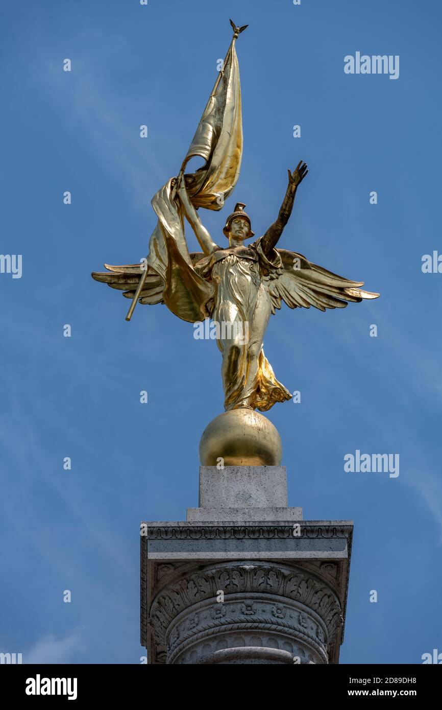 Daniel Chester French's Victory sculpture sits atop Cass Gilbert's 1924 First Division Monument in Washington DC. Stock Photo